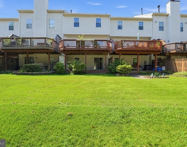 2504 Smoketree Lane - Photo Thumbnail 21