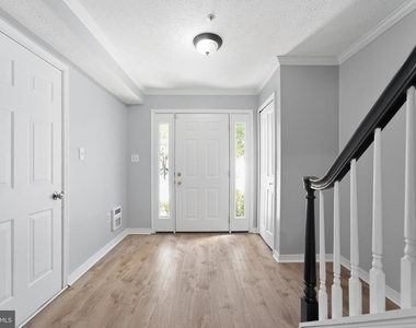2504 Smoketree Lane - Photo Thumbnail 3