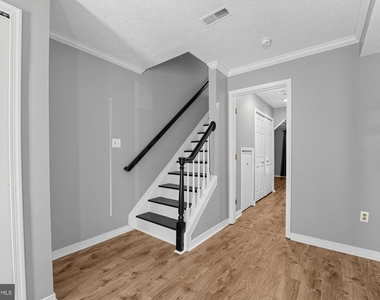 2504 Smoketree Lane - Photo Thumbnail 4