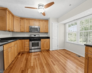 2504 Smoketree Lane - Photo Thumbnail 11