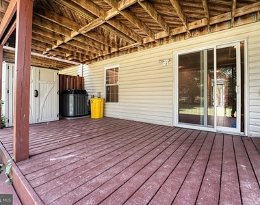 2504 Smoketree Lane - Photo Thumbnail 9