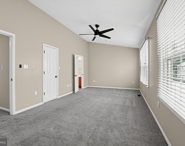 2504 Smoketree Lane - Photo Thumbnail 22