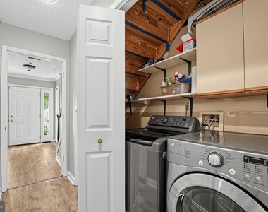 2504 Smoketree Lane - Photo Thumbnail 8