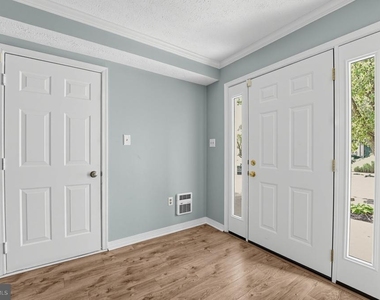 2504 Smoketree Lane - Photo Thumbnail 2