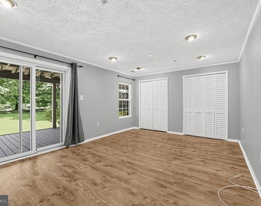 2504 Smoketree Lane - Photo Thumbnail 6