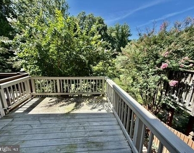 832 Stonehurst Court - Photo Thumbnail 6