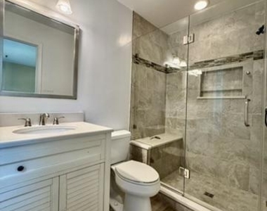 832 Stonehurst Court - Photo Thumbnail 19