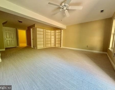 832 Stonehurst Court - Photo Thumbnail 10