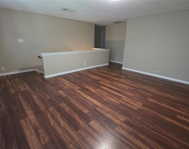 3246 Elizabeth Anne Ln - Photo Thumbnail 6