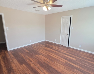 3246 Elizabeth Anne Ln - Photo Thumbnail 12