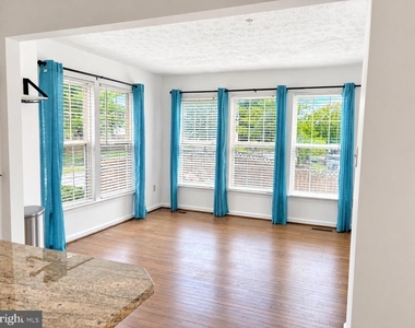8720 Thornbrook Drive - Photo Thumbnail 9
