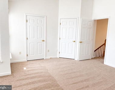 8720 Thornbrook Drive - Photo Thumbnail 14
