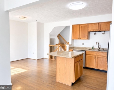 8720 Thornbrook Drive - Photo Thumbnail 7