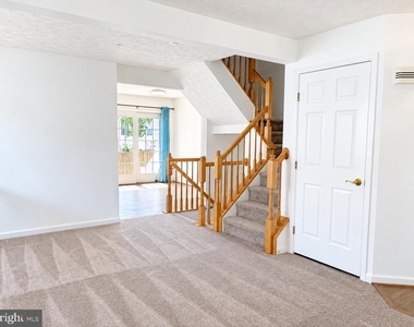 8720 Thornbrook Drive - Photo Thumbnail 12