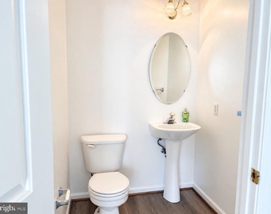 8720 Thornbrook Drive - Photo Thumbnail 11