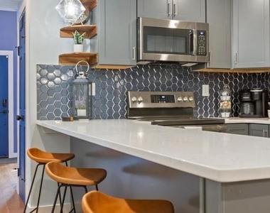 220 West Street - Photo Thumbnail 5