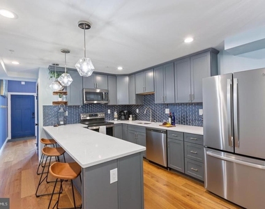 220 West Street - Photo Thumbnail 4