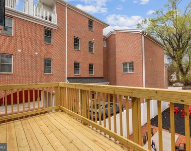 220 West Street - Photo Thumbnail 19