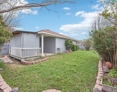 1724 Darjeeling Dr - Photo Thumbnail 19