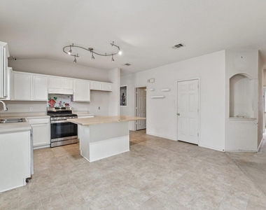 1724 Darjeeling Dr - Photo Thumbnail 6