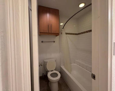 7685 Northcross Dr - Photo Thumbnail 12