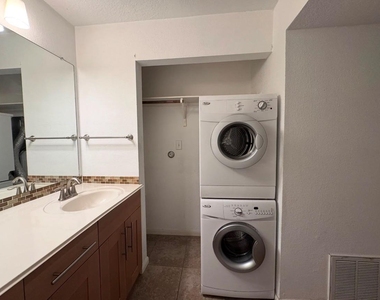 7685 Northcross Dr - Photo Thumbnail 7