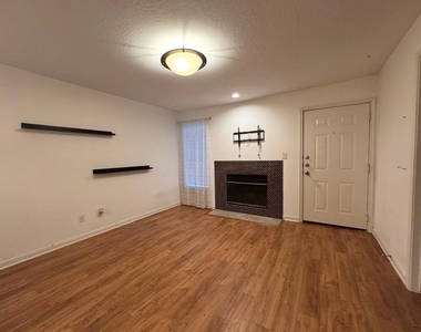 7685 Northcross Dr - Photo Thumbnail 14