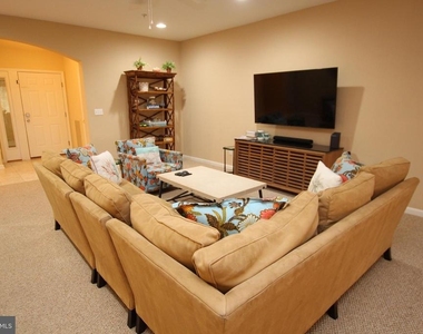 38415 Boxwood Terrace - Photo Thumbnail 2