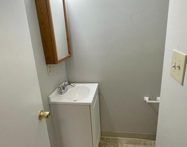 9 Wellington Drive - Photo Thumbnail 13