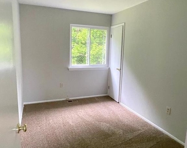 9 Wellington Drive - Photo Thumbnail 20