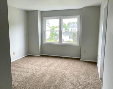 9 Wellington Drive - Photo Thumbnail 15