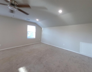 5308 Saddle Club Dr - Photo Thumbnail 13