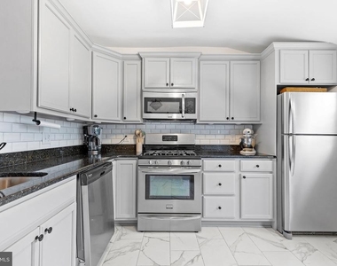 1718 13th Street - Photo Thumbnail 13