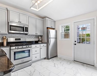 1718 13th Street - Photo Thumbnail 12