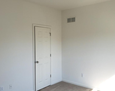 341 Lenape Way - Photo Thumbnail 12