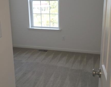 341 Lenape Way - Photo Thumbnail 11
