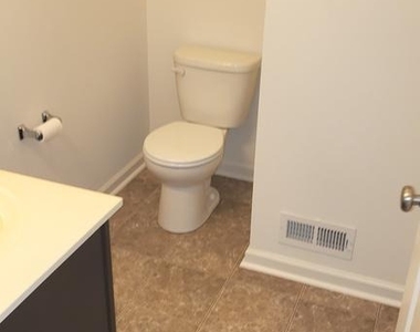 341 Lenape Way - Photo Thumbnail 10