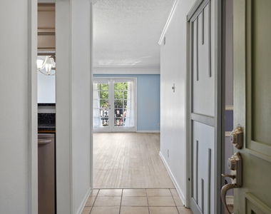 7920 Rockwood Ln - Photo Thumbnail 10