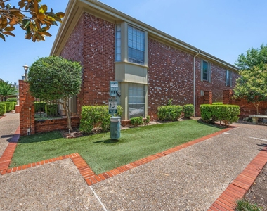 7920 Rockwood Ln - Photo Thumbnail 22