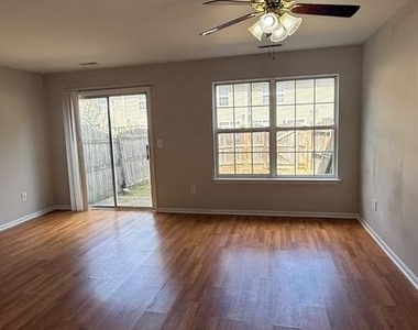 108 Periwinkle Drive - Photo Thumbnail 3