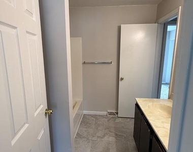 108 Periwinkle Drive - Photo Thumbnail 16