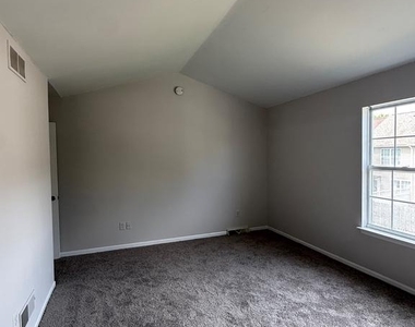 108 Periwinkle Drive - Photo Thumbnail 12