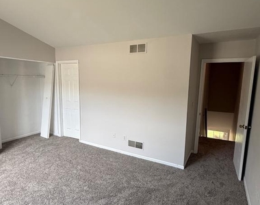 108 Periwinkle Drive - Photo Thumbnail 13
