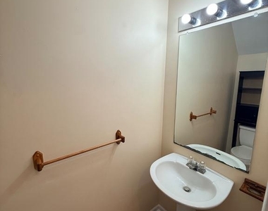 108 Periwinkle Drive - Photo Thumbnail 9