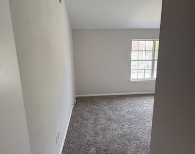 108 Periwinkle Drive - Photo Thumbnail 11
