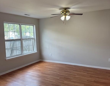 108 Periwinkle Drive - Photo Thumbnail 4