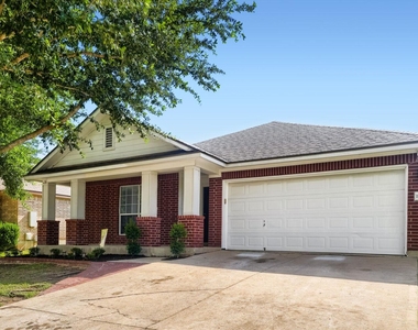 19009 Leigh Ln - Photo Thumbnail 5