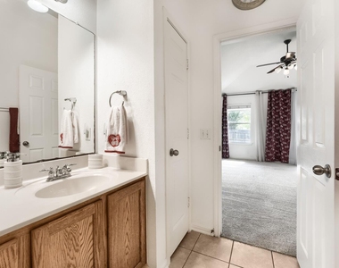 19009 Leigh Ln - Photo Thumbnail 17