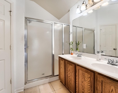 19009 Leigh Ln - Photo Thumbnail 16