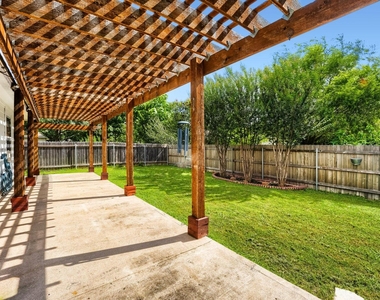 19009 Leigh Ln - Photo Thumbnail 23